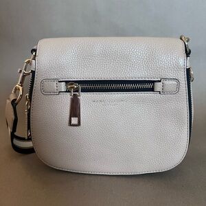 MARC JACOBS Gotham Nomad Leather Crossbody Bag In Hazelnut Gold Hardware